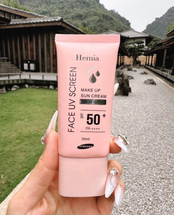 Kem Chống Nắng HEMIA SPF50 PA+++ – Nâng Tông, Chống Nắng